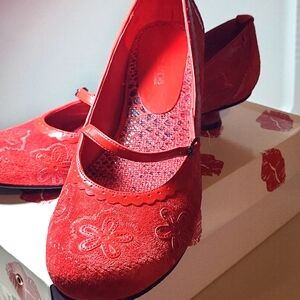 Two Lips Thunder Red Size 10 Shoes